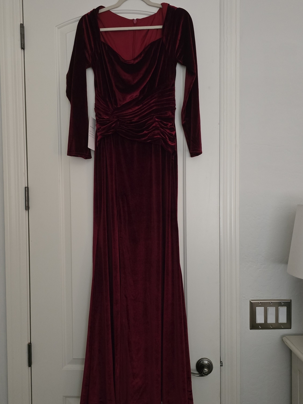 Women's Burgundy Red Velvet Long Sleeve Evening Gown